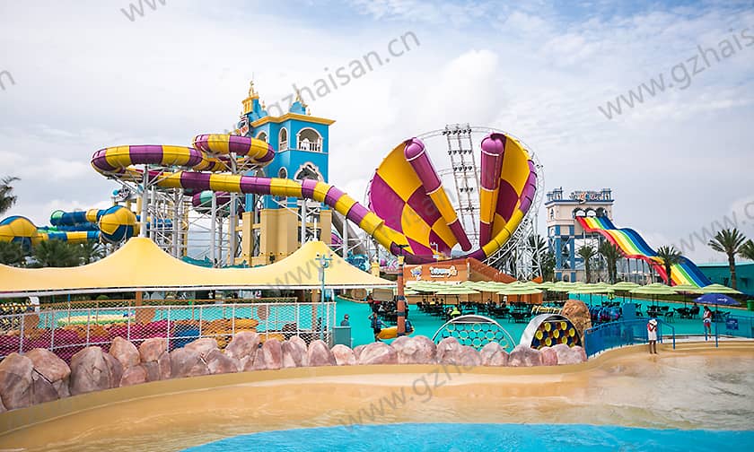 浙江宁波大目湾阿拉的海水上乐园超级龙卷风水滑道